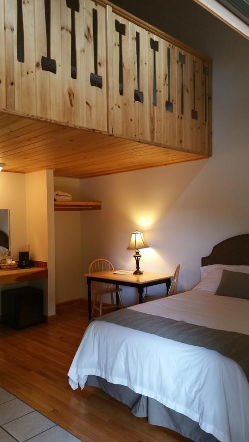 Lenroot Lodge Seeley Экстерьер фото