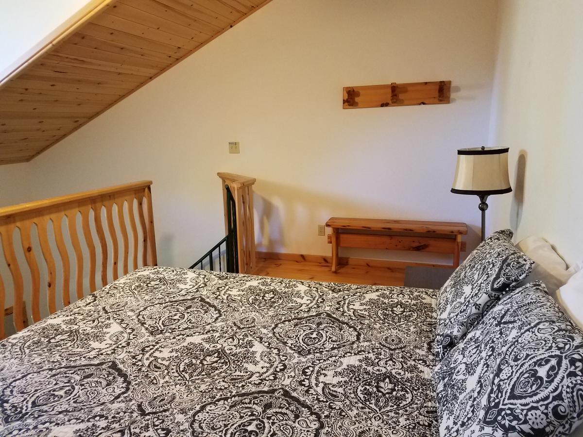 Lenroot Lodge Seeley Экстерьер фото